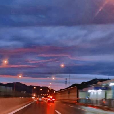 昌九高铁庐山桥梁群首次成功跨越杭瑞高速公路（图）