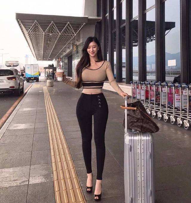 上海机场开辟“绿色通道”保供保畅